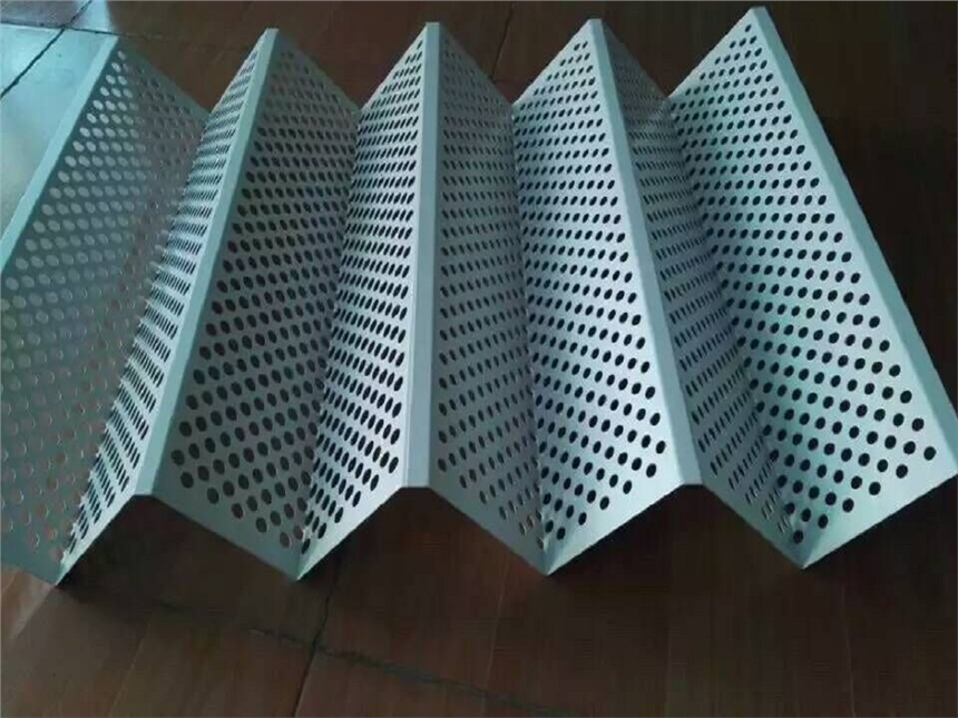 凹凸鋁板裝飾 長城板風(fēng)格的實用美學(xué)與卓越價值